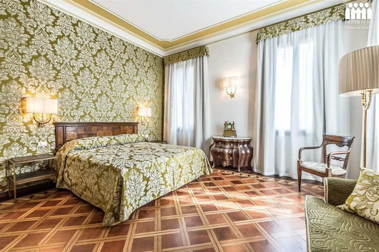 Ca' Del Glicine Terrace Apartment Venice Italy