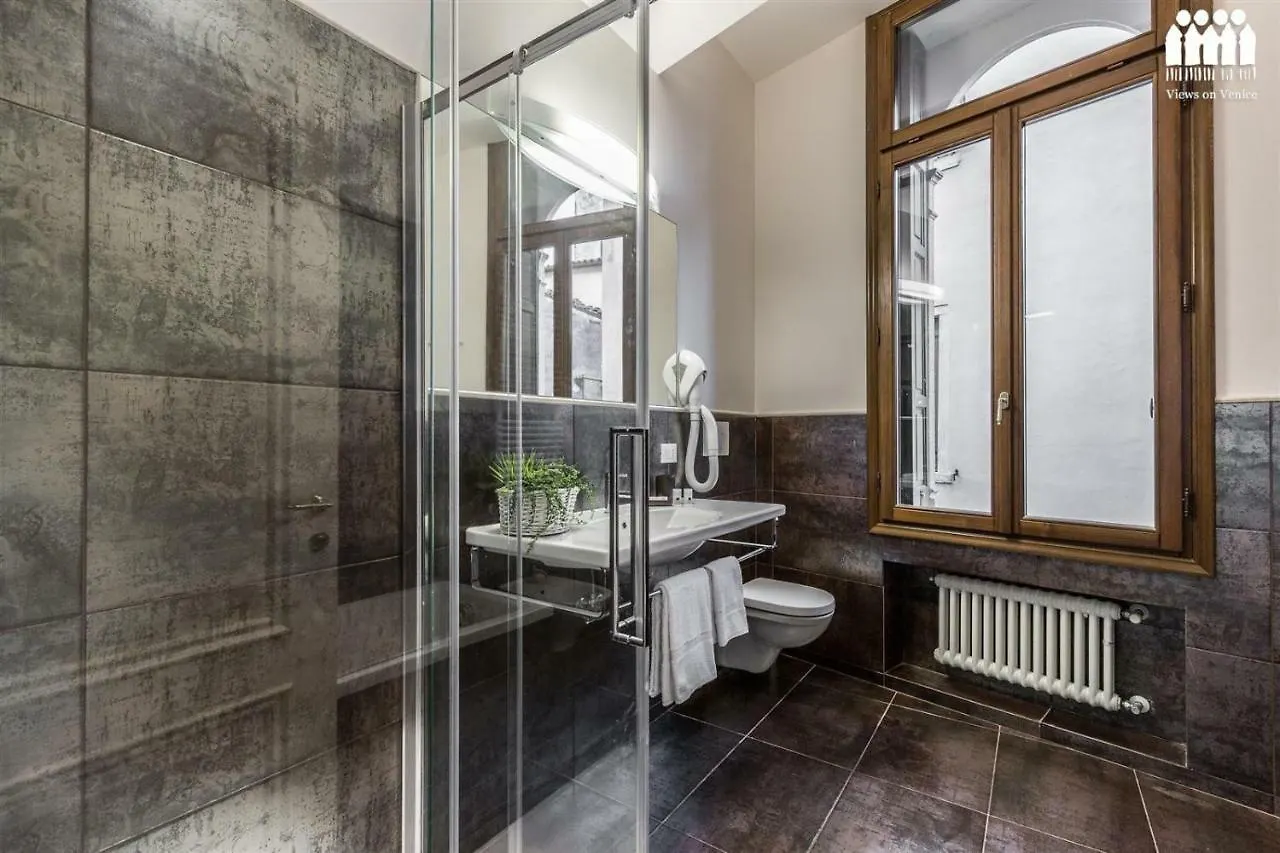 Ca' Del Glicine Terrace Apartment Venice