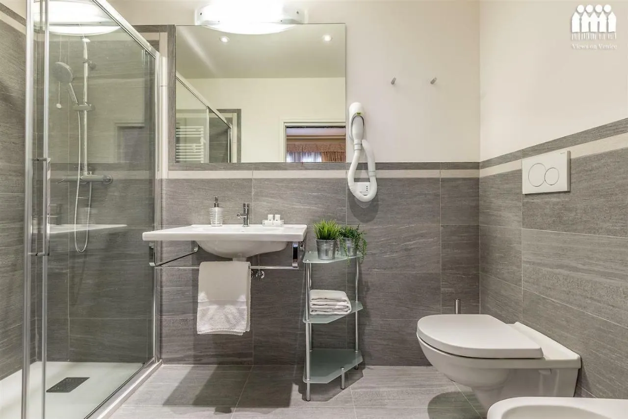 Ca' Del Glicine Terrace Apartment Venice
